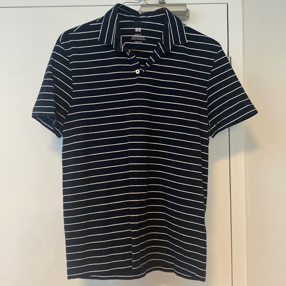 H&M navy polo with white stripes - slim fit - size medium